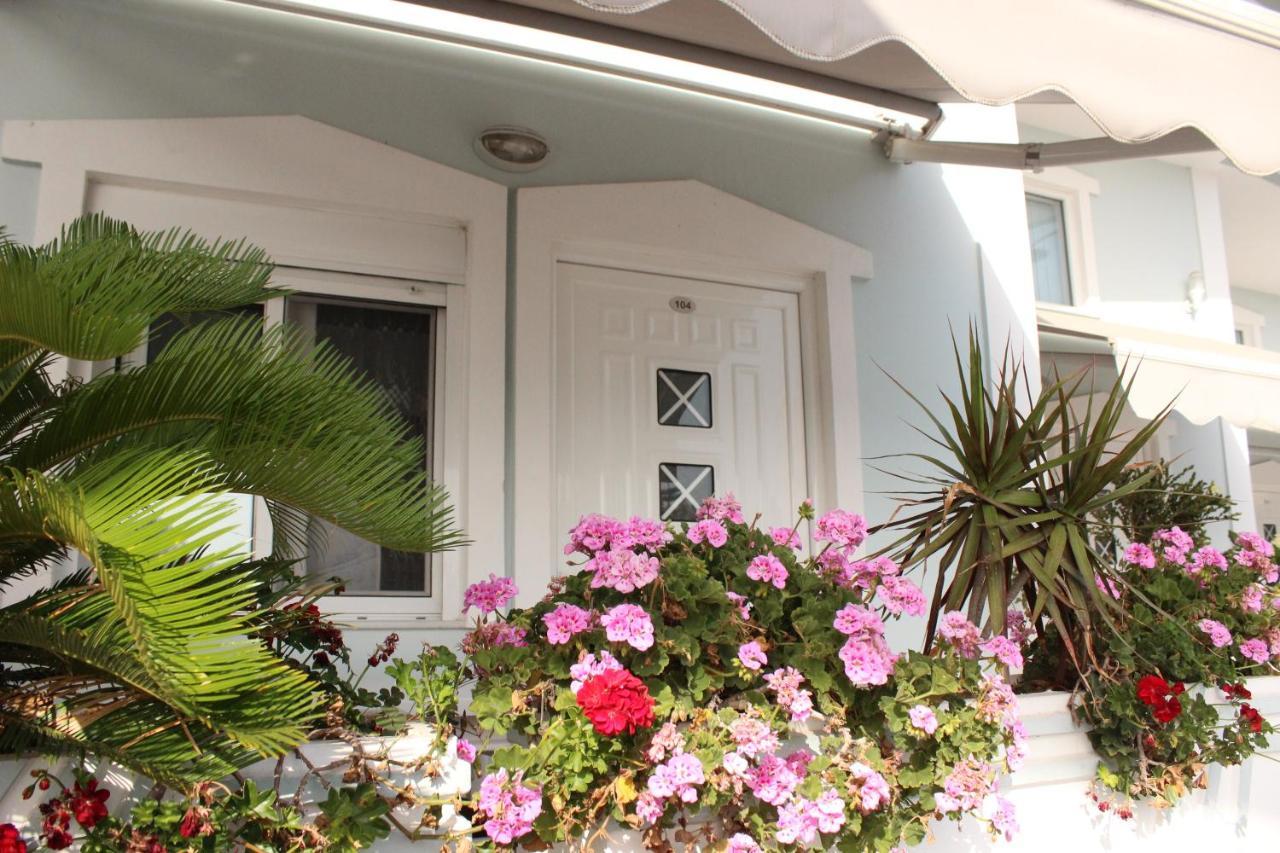 Bebi Hotel And Apartments Σαράντα Εξωτερικό φωτογραφία